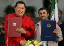 Ahmadinejad, Chavez Confer on Further Expansion of Ties 