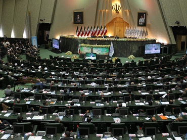 Reflection of Iran parliament backing Hormuz closure bill in foreign media 