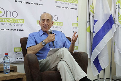 Olmert: No reason to attack Iran now