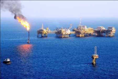 Iran to invest $14 bln in the Persian Gulf oil fields 