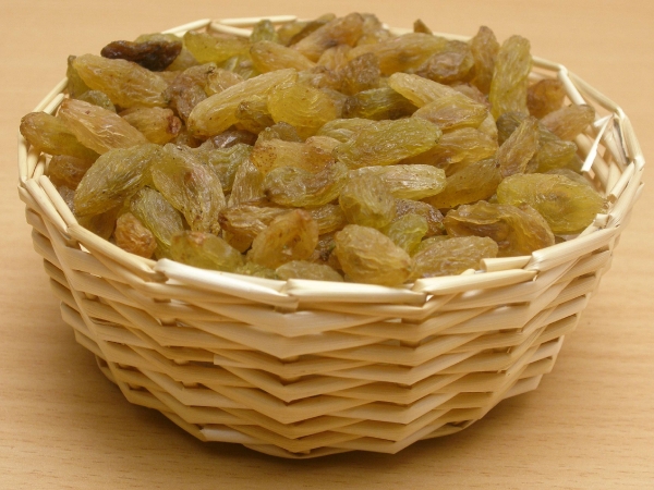 Iranian raisin is being exported through Turkey