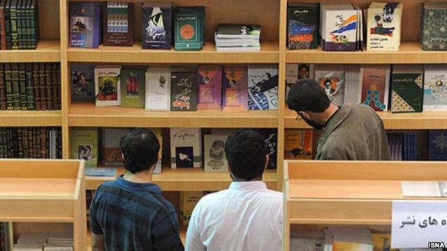 Iranian writers, poets call for end to book censorship 