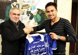 Bolivian midfielder joins Iran