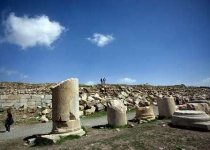 Photos: Temple of Anahita at Kangavar, Iran  <img src="https://cdn.theiranproject.com/images/picture_icon.png" width="16" height="16" border="0" align="top">
