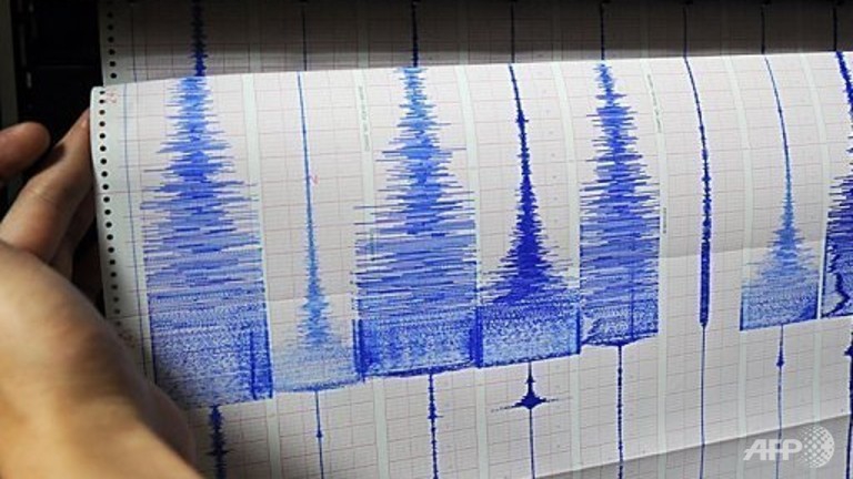 Strong Iran quake causes damage, injuries