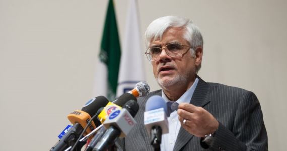 Irans opposition presidential candidate criticises government