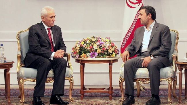 Ahmadinejad calls for closer Iran-Tajikistan relations