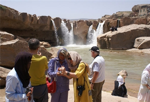 Iran attracts over 1mln foreign tourists in Spring