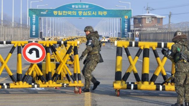 South Korean firms threaten to leave joint North Korea industrial zone