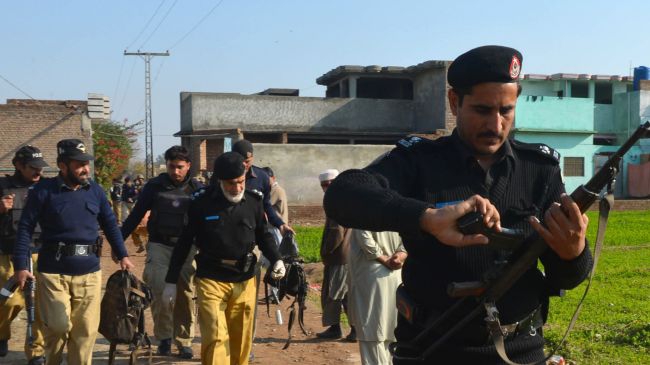 Gunmen kill 6 paramilitary troops and injure 7 others in Pakistan