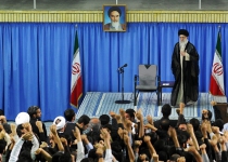 Photos: Leader of revolution meets with students  <img src="https://cdn.theiranproject.com/images/picture_icon.png" width="16" height="16" border="0" align="top">