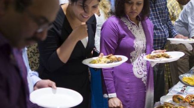 British Muslims organize Big Iftar during Ramadan