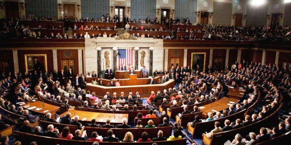 US House approves tougher sanctions against Iran