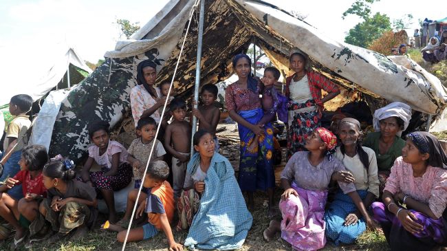 Myanmar forcefully relocates hundreds of Muslims in west Myanmar