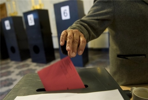 Polls open in German general elections