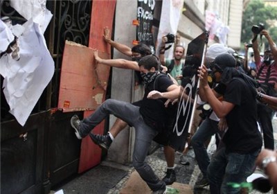 Clashes erupt at Brazil teachers
