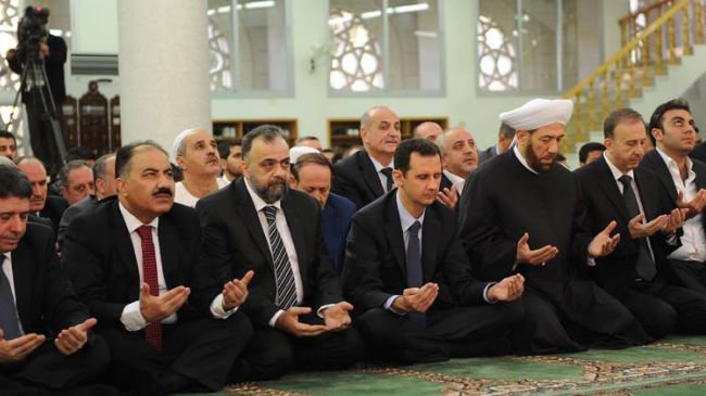 Bashar Assad attends Eid al-Adha prayer