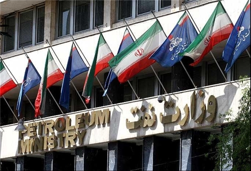 Official stresses tight cooperation between Iranian oil, foreign ministries