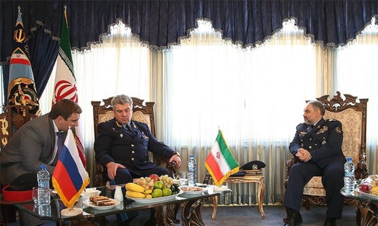 Iranian, Russian air force commanders meet in Tehran