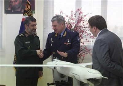 Russian Air Force Commander visits military airbase in Tehran
