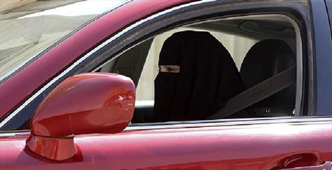 Saudi Arabia fines 15 women drivers