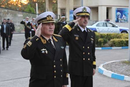 Kazakh navy commander meets Iranian navys fourth zone commander