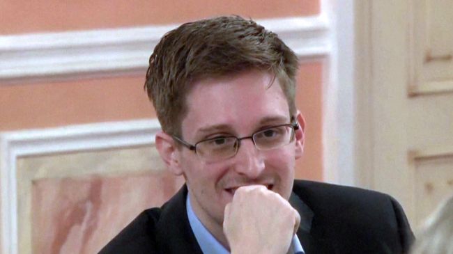 US spies fear doomsday cache stashed by Snowden