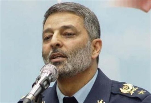 Commander: Iranian navy ready to combat all types of threats