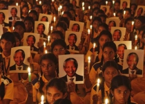  South Africans remember Mandela with praise and prayers