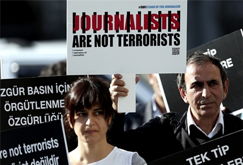 Group: Turkey jails most journalists for 2nd year
