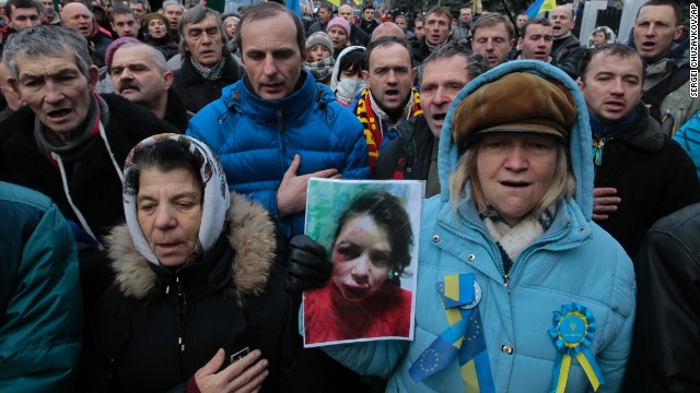 Ukrainian civic activist and journalist beaten outside Kiev