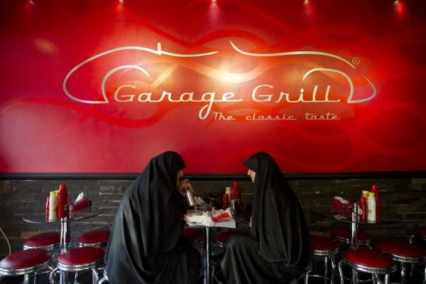 Tehran foodies flock to American-style burger joints