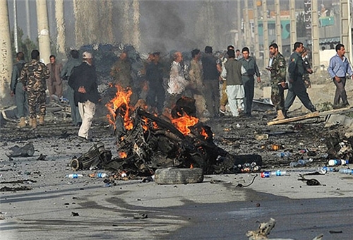 Suicide bomber targets police bus in Kabul