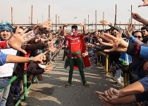 Photos: Persepolis and Esteqlal fans, 78th Tehran derby  <img src="https://cdn.theiranproject.com/images/picture_icon.png" width="16" height="16" border="0" align="top">