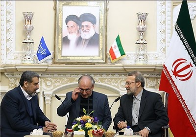 Larijani underlines importance of unity among Islamist groups