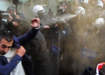 Turkey police clash with Kurdish protesters