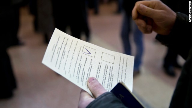 Crimea votes to break off from Ukraine, join Russia