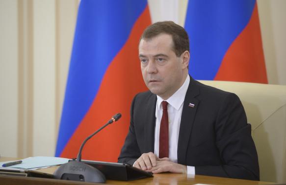 Russian prime minister flaunts grip on Crimea with visit