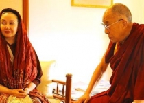 Dalai Lama, Iranian leading actress meet in India