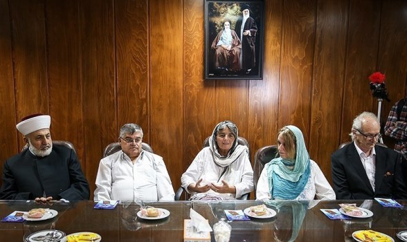Peace pilgrims to Syria visit Vank Cathedral in Isfahan
