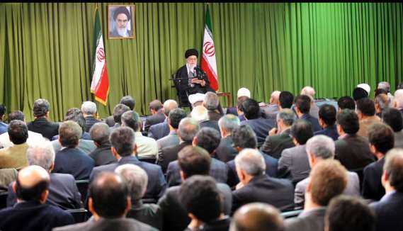 Supreme Leader receives AEOI experts, officials