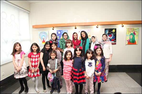 Iranian children paint in support of cancer patients