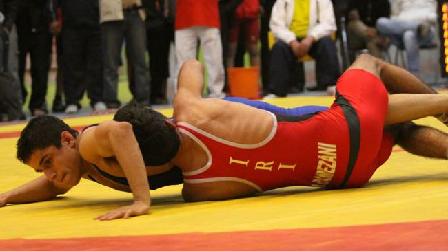 Iran young wrestlers grab 4 medals, stand in 3rd spot
