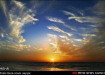 Photos: Iranians enjoy eye-catching coasts of Persian Gulf  <img src="https://cdn.theiranproject.com/images/picture_icon.png" width="16" height="16" border="0" align="top">