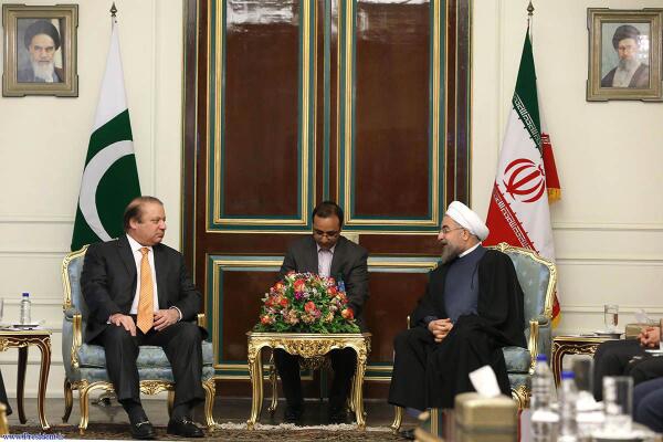 President Rouhani confers with Pakistani PM