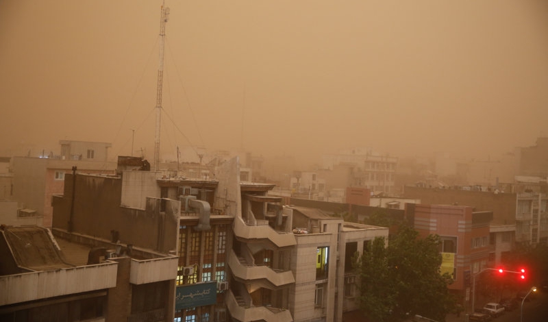 Dust storm roars into Iran, killing at least 4