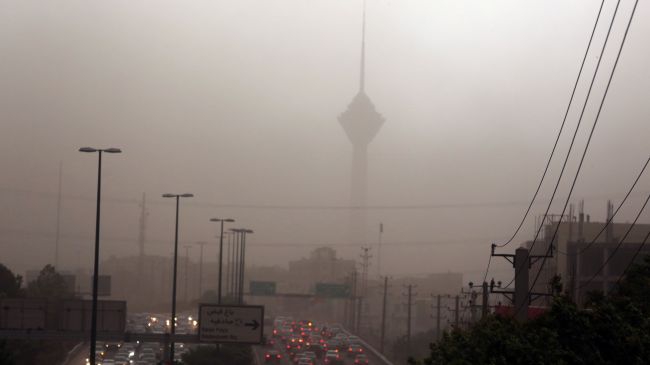 Powerful dust storm sweeps across Tehran once again
