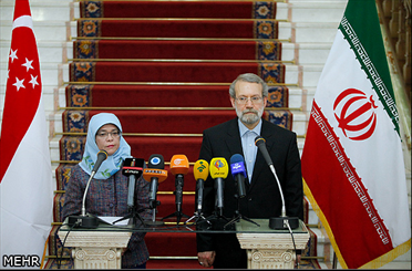 Larijani calls for expansion of relations with Singapore