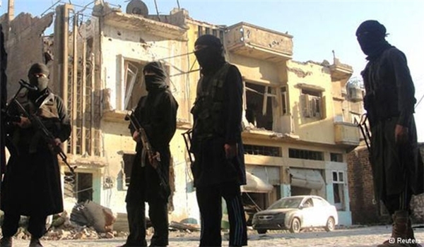 Clashes intensify between ISIL, Al-Nusra in eastern Syria