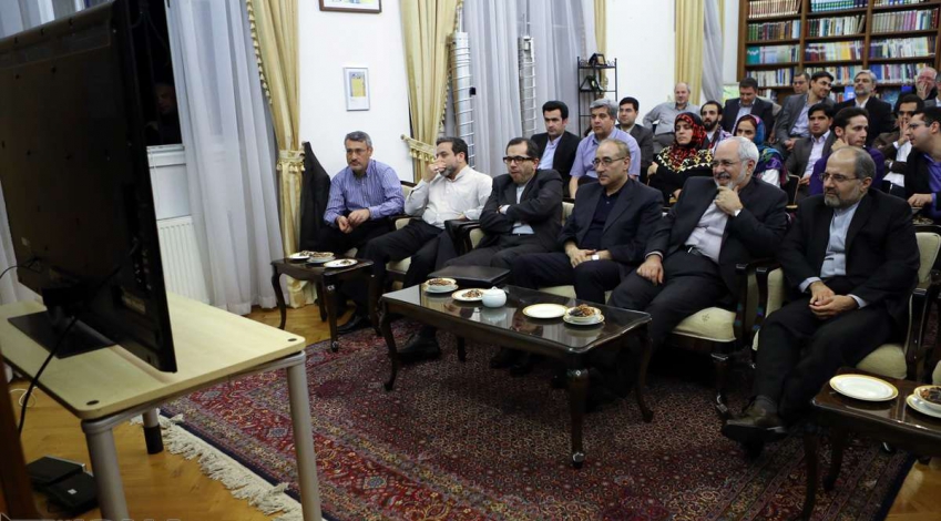 FM says will talk to preserve Iranian nation rights
